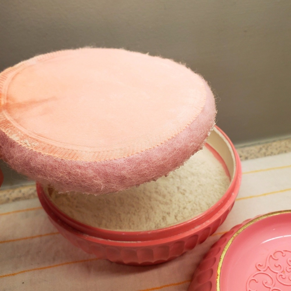 Vtg April Showers Dusting Powder Container Pink Plastic Fluted Vanity Jar Puff - Picture 7 of 8
